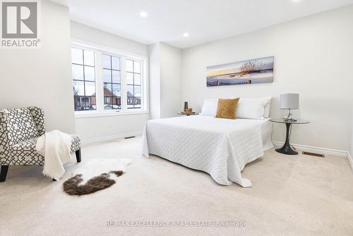 663 Macbeth Heights, Mississauga, ON - Indoor Photo Showing Bedroom
