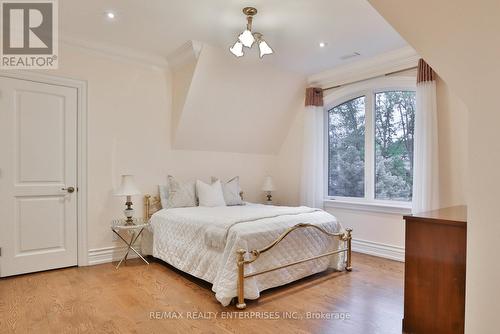 1511 Broadmoor Avenue, Mississauga, ON - Indoor Photo Showing Bedroom