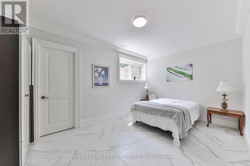 1511 Broadmoor Avenue, Mississauga, ON - Indoor Photo Showing Bedroom