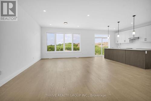 3084 Buroak Drive, London North (North S), ON - Indoor Photo Showing Kitchen