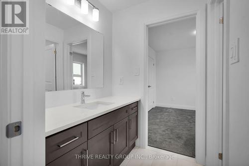 3096 Buroak Drive, London North (North S), ON - Indoor Photo Showing Bathroom