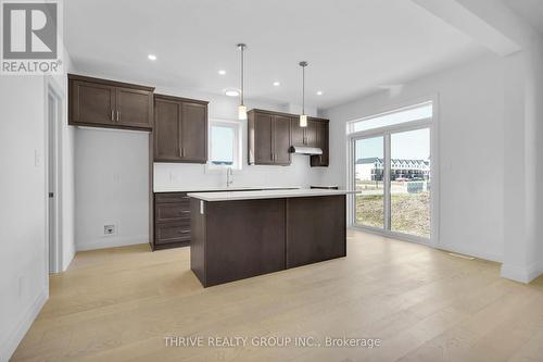 3096 Buroak Drive, London North (North S), ON - Indoor Photo Showing Kitchen