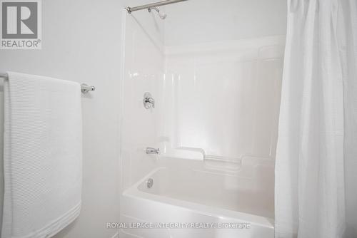 256 Espin Heights, Ottawa, ON - Indoor Photo Showing Bathroom