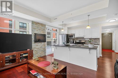 101 - 351 Bayrose Drive, Ottawa, ON - Indoor Photo Showing Kitchen