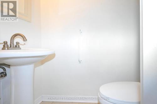 2-pc Main Level Bathroom - 631 - 515 St Laurent Boulevard, Ottawa, ON - Indoor Photo Showing Bathroom