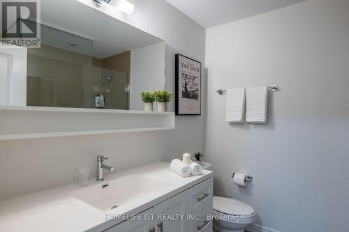 385 Threshing Mill Boulevard, Oakville, ON - Indoor Photo Showing Bathroom
