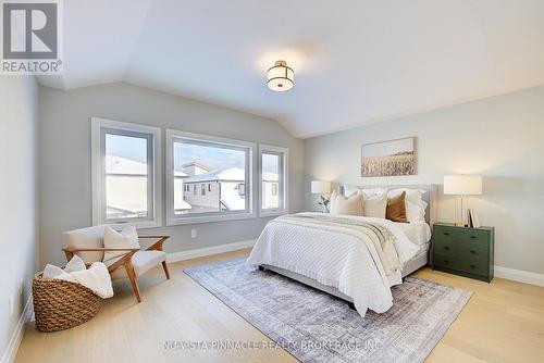 2310 Wickerson Road, London South (South K), ON - Indoor Photo Showing Bedroom