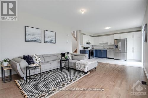 720 Expansion Road, Ottawa, ON - Indoor Photo Showing Living Room