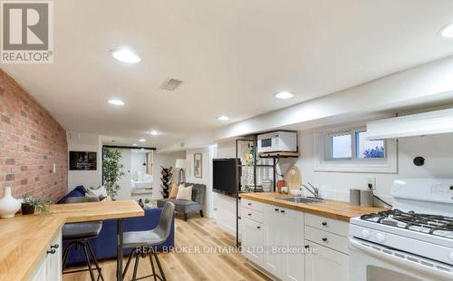 211 Markham Street, Toronto, ON - Indoor