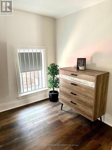 Upper - 10496 Islington Avenue, Vaughan, ON 