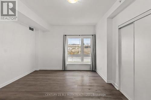 117 - 4 Spice Way, Barrie, ON - Indoor Photo Showing Other Room