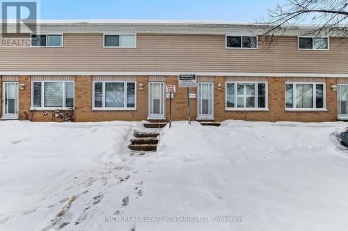 62 - 320 Westminster Avenue, London South (South H), ON - Outdoor With Facade