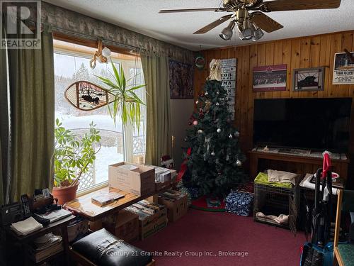 1028 Crabbe Lane, Dysart Et Al (Guilford), ON - Indoor