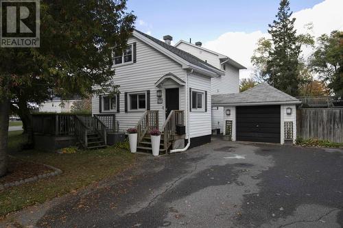 27 Borron AVE  Sault Ste. Marie, ON P6B 1E7