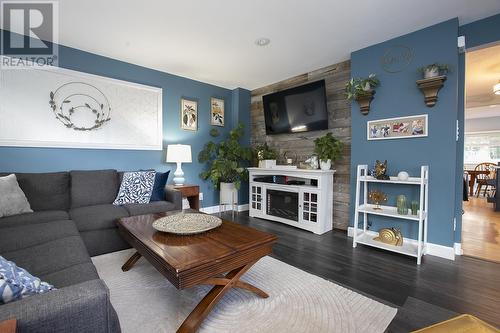 27 Borron Ave, Sault Ste. Marie, ON - Indoor Photo Showing Living Room