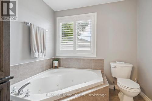 20 Scottswood Lane, Haldimand, ON - Indoor Photo Showing Bathroom