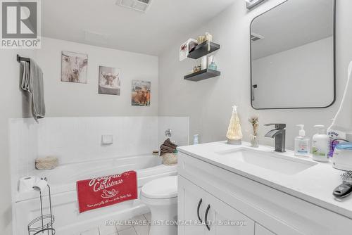 1405 - 150 Dunlop Street E, Barrie, ON - Indoor Photo Showing Bathroom