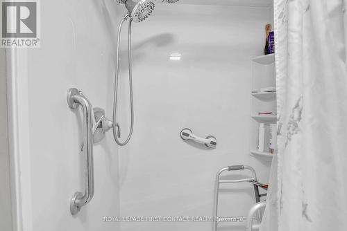 1405 - 150 Dunlop Street E, Barrie, ON - Indoor Photo Showing Bathroom