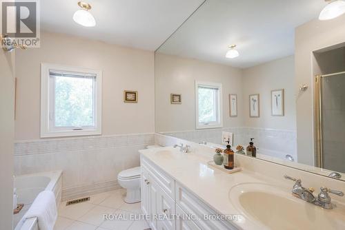 3530 Kingbird Court, Mississauga, ON - Indoor Photo Showing Bathroom