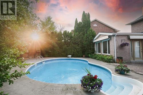 3530 Kingbird Court, Mississauga, ON - Outdoor With In Ground Pool