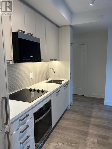 1411 - 20 Soudan Avenue, Toronto, ON - Indoor Photo Showing Kitchen With Upgraded Kitchen