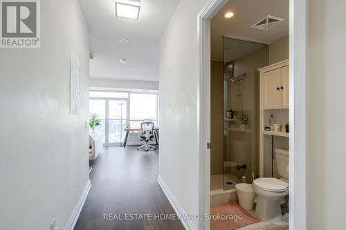 2509 - 2 Anndale Drive, Toronto, ON - Indoor Photo Showing Bathroom