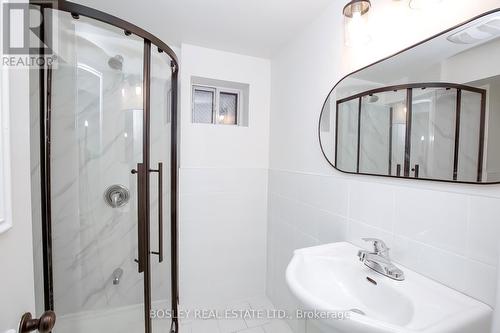 122 Lisgar Street, Toronto, ON - Indoor Photo Showing Bathroom