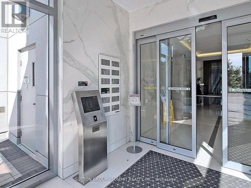 1717 - 275 Village Green Square, Toronto, ON -  With Exterior