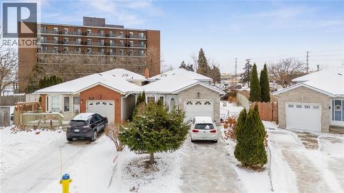 218 Oakburne Place, Sarnia, ON - Outdoor With Facade