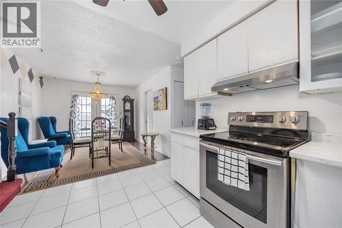 218 Oakburne Place, Sarnia, ON - Indoor Photo Showing Kitchen
