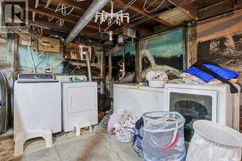 1562 Argyle Street, Regina, SK - Indoor Photo Showing Laundry Room