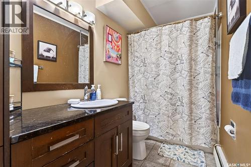 11 23 Centennial Street, Regina, SK - Indoor Photo Showing Bathroom