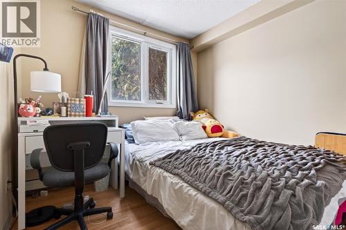 11 23 Centennial Street, Regina, SK - Indoor Photo Showing Bedroom