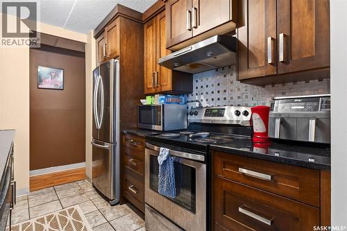 11 23 Centennial Street, Regina, SK - Indoor Photo Showing Kitchen With Stainless Steel Kitchen