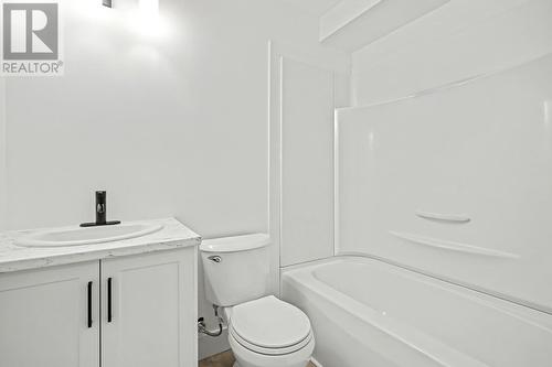21-23 Cameron Place, Pouch Cove, NL - Indoor Photo Showing Bathroom