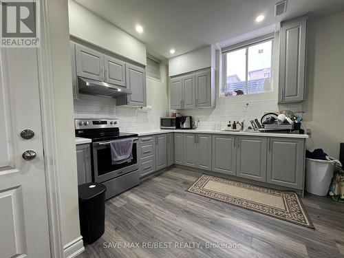 Bsmt - 118 Jura Crescent, Brampton, ON - Indoor Photo Showing Kitchen With Upgraded Kitchen