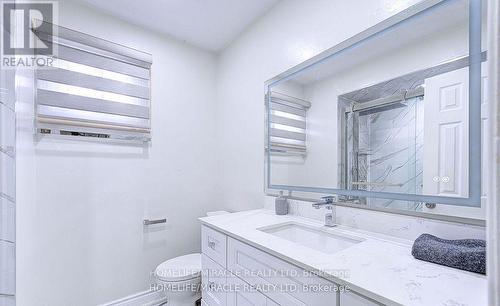 55 Castlehill Road, Brampton, ON - Indoor Photo Showing Bathroom