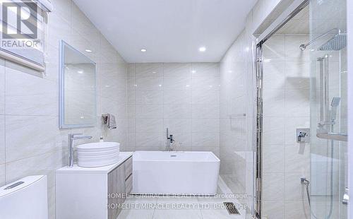 55 Castlehill Road, Brampton, ON - Indoor Photo Showing Bathroom