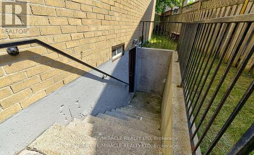 55 Castlehill Road, Brampton, ON - Outdoor