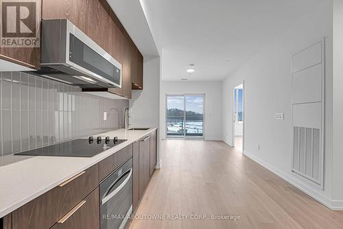 623 - 2501 Saw Whet Boulevard, Oakville, ON - Indoor Photo Showing Kitchen With Upgraded Kitchen