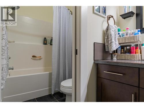 892 Waterloo Road, Castlegar, BC - Indoor Photo Showing Bathroom