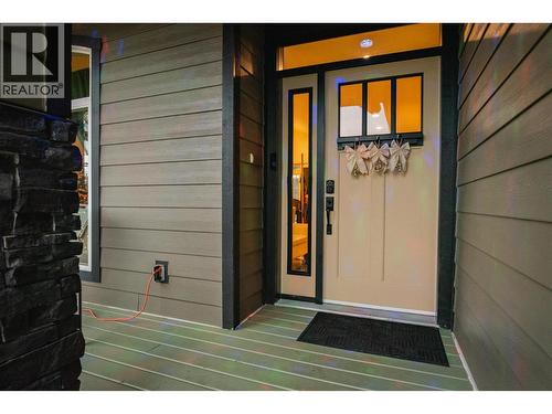 892 Waterloo Road, Castlegar, BC - Outdoor With Exterior