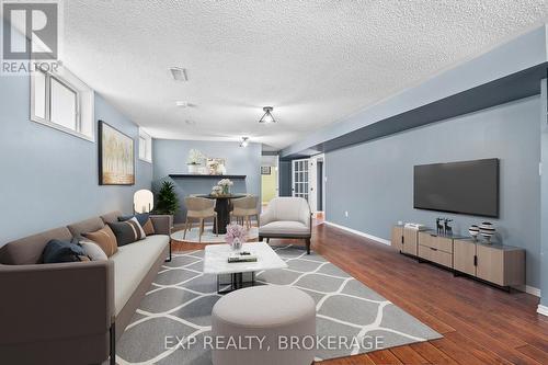 926 Cresthill Street, Kingston (North Of Taylor-Kidd Blvd), ON - Indoor Photo Showing Living Room