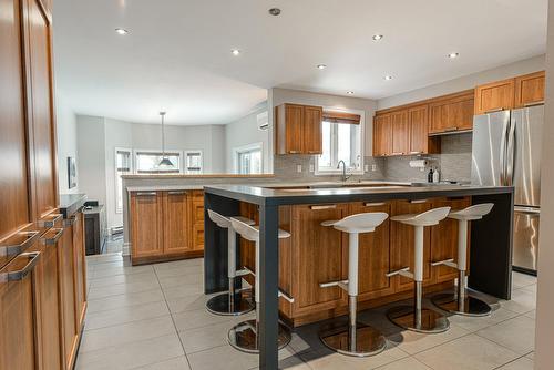 Cuisine - 25 Rue Charlotte-Leduc, La Prairie, QC - Indoor Photo Showing Kitchen With Upgraded Kitchen