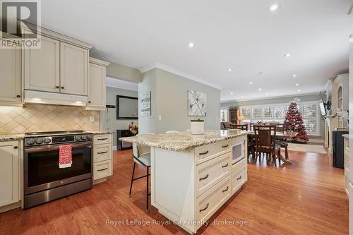 78 Callander Drive, Guelph (General Hospital), ON - Indoor Photo Showing Kitchen With Upgraded Kitchen