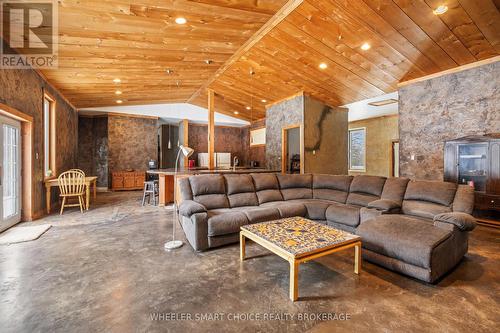 View towards kitchn and dining room - 11441 Levere Road, North Dundas, ON - Indoor Photo Showing Living Room