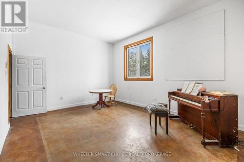 possible more private den? - 11441 Levere Road, North Dundas, ON - Indoor Photo Showing Other Room
