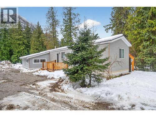 3277 Loschinski Road, Revelstoke, BC 