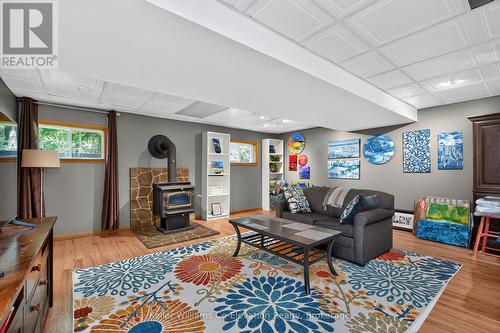 16 Mundy Avenue, Tiny, ON - Indoor Photo Showing Other Room