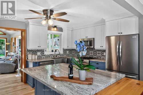 16 Mundy Avenue, Tiny, ON - Indoor Photo Showing Kitchen With Double Sink With Upgraded Kitchen